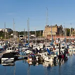 Harbourside With Private Parking