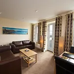 Harbourside With Private Parking Апартаменты