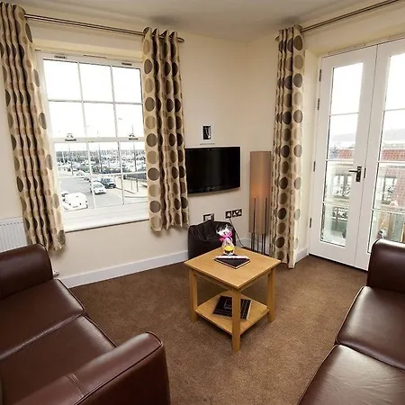 Harbourside With Private Parking Apartment Scarborough
