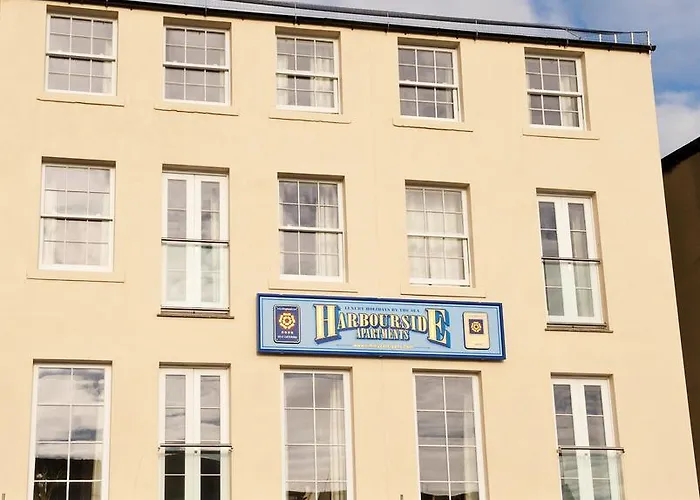 Harbourside With Private Parking Apartment