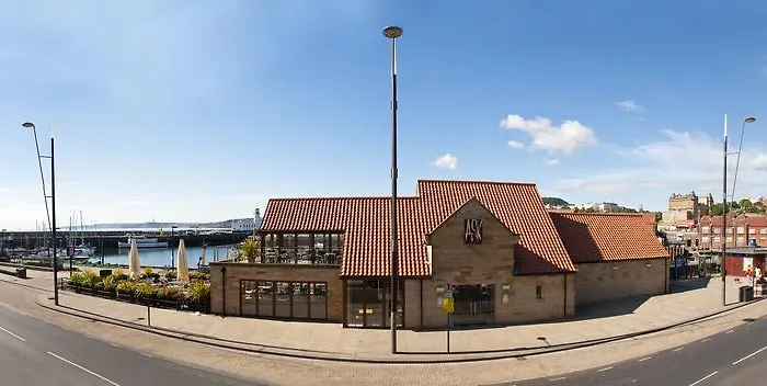 Lägenhet Harbourside With Private Parking