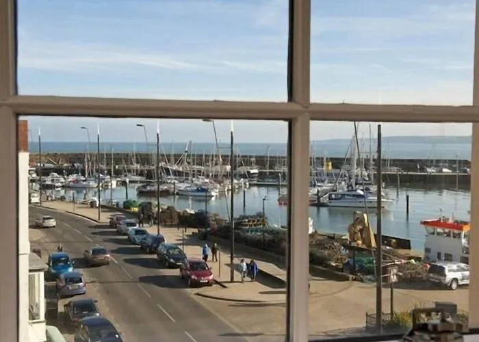 Lägenhet Harbourside With Private Parking