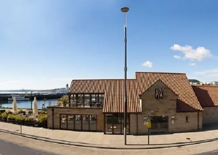 Harbourside With Private Parking Scarborough