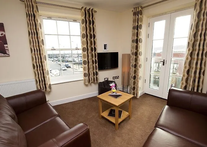 Harbourside With Private Parking Apartment Scarborough