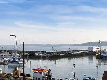 Harbourside With Private Parking Scarborough