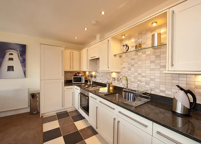 Harbourside With Private Parking *