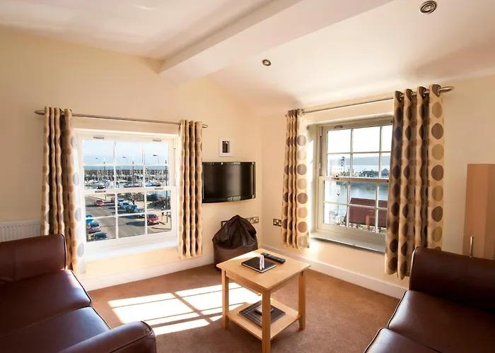 Harbourside With Private Parking Scarborough