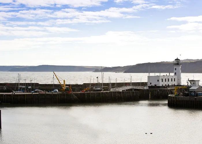 Harbourside With Private Parking Scarborough