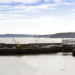 Harbourside With Private Parking Scarborough