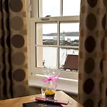 Harbourside With Private Parking Apartment Scarborough